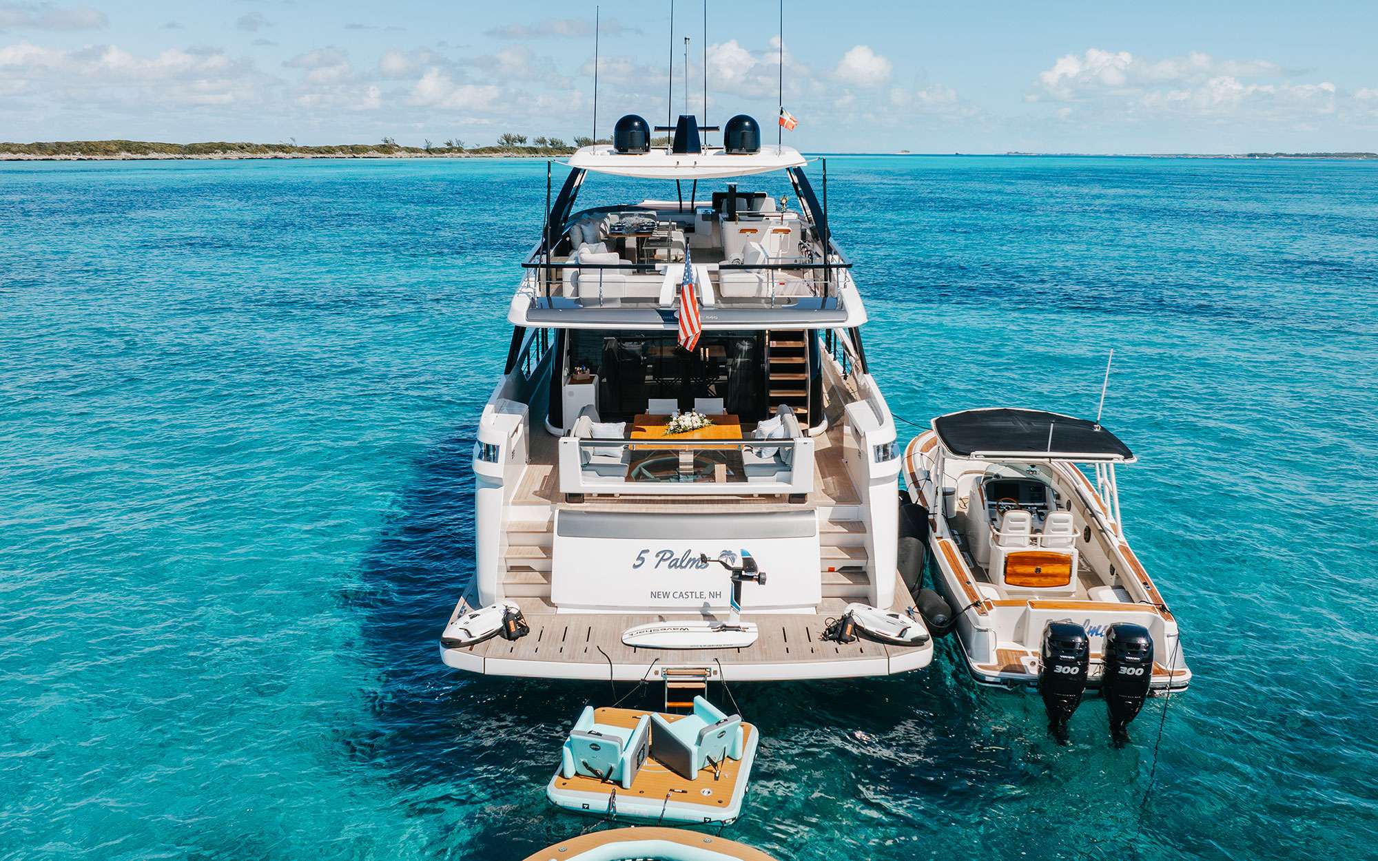 Yacht Photo 15